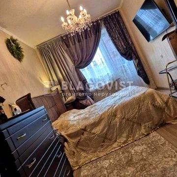 Продаж 3К квартири ст.м. Печерськ 2 хв.