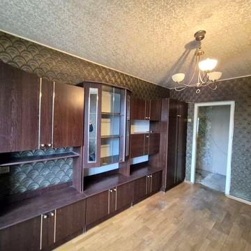 Метро Нивки, Святошин, вул.Мрії, продам 2-кімнатна роздільна, ліфт