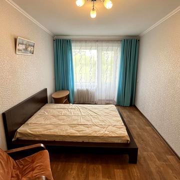 Юрія Литвинського вул. (Російська), 44
