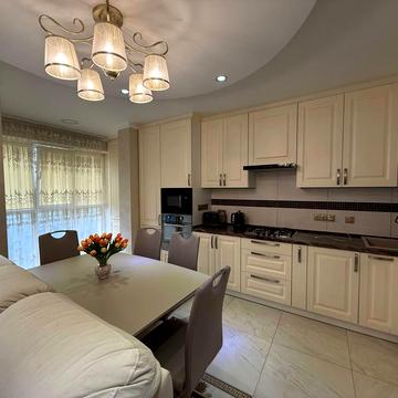 Української Перемоги вул. (Академіка Сахарова), 27