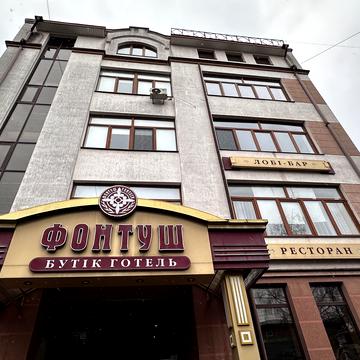 Чорновола вул., 82