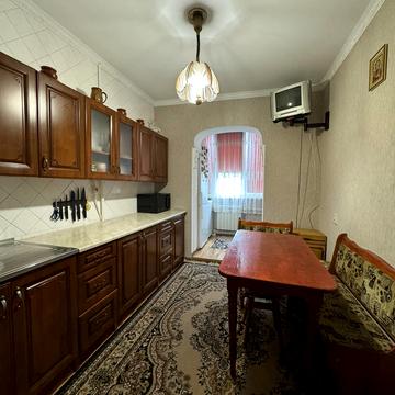Романа Шухевича вул., 14