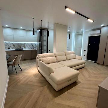 Юліана Пелеша вул., 1