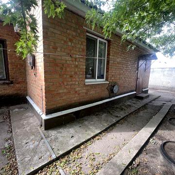 Здається 1 кім частина Будинку. АГВ