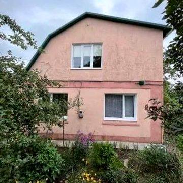 Продається 2-поверховий будинок з виходом до річки