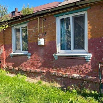 У продажу частина будинку у  центрі селища Буди