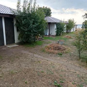 Сдаю дом с баней и тремя домиками
