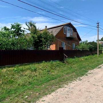 Продаж добротного будинку поруч з містом