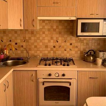 Продаж 3-х кімн. квартири 3/5 по вул. Чумаченка, з ремонтом і меблями.