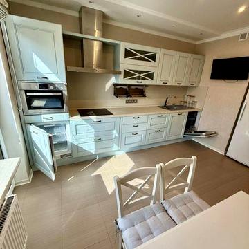 Оренда 4-к квартири, 147 кв м ,  ЖК Сонячна Брама,Голосіїво.