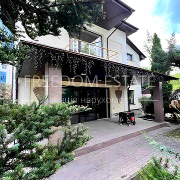 500 тыс.$ Дом/ Коттедж с бассейном в центре / Шатиловка