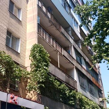 Богдана Хмельницького вул., 36