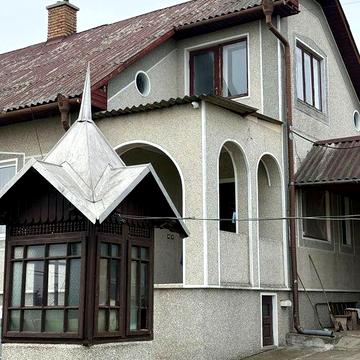 продаж по ДЕРЖ програмах  будинок з господарськими будівлям