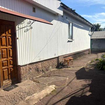 Власний приватний будинок