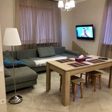 Квартира студія 65м