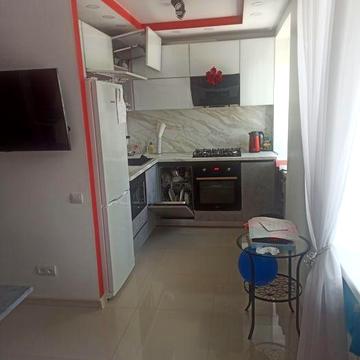 продам 2к квартиру, з РЕМОНТОМ, бул. Центральний, будинок 2010 року