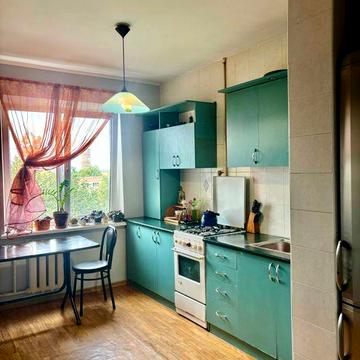 Продаж 3 кімн.кв  . по вул.Фабрична .