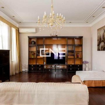 Шикарна 4хк Круглоуніверситетська - в житті неймовірна