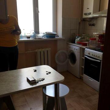 Продаж 2кімн.квартира вул. Квітнева,ближній центр, ремонт, балкон.
