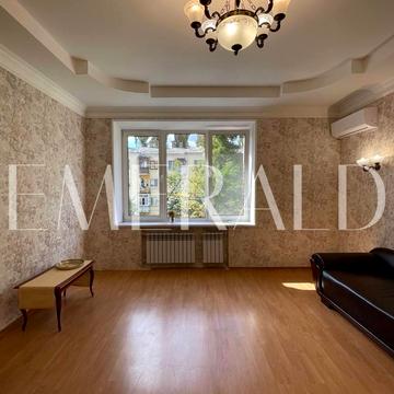 Митрофана Довнар-Запольського вул., 4