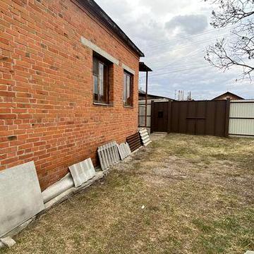 Будинок на початку Баранівки
