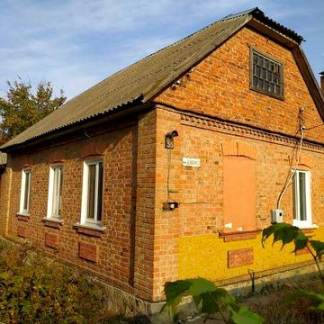 Продаю будинок в гарному районі