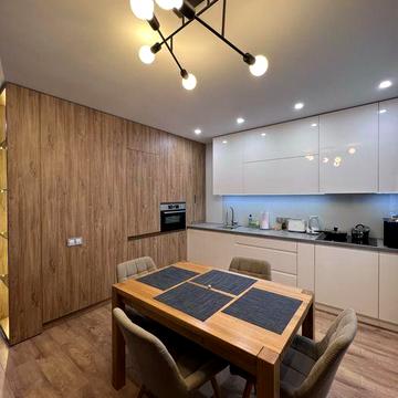 Продам 3-х ком кв с дизайнерским ремонтом Богомольце Центр Москалевка