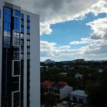 Романа Левицького вул., 7