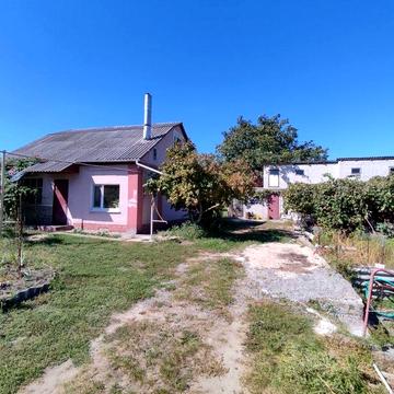 Продається будинок в с. Кривущі — усього 7 км від центру Кременчука!