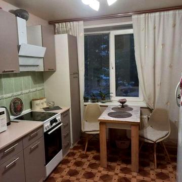 Продам 2-х кімнатну квартиру на вул. Незалежності, 2-й поверх, 1-й м-н