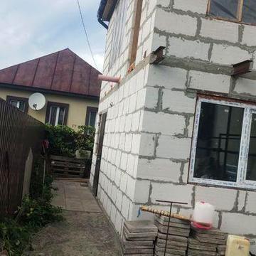 Продам будинок (2 поверхи)