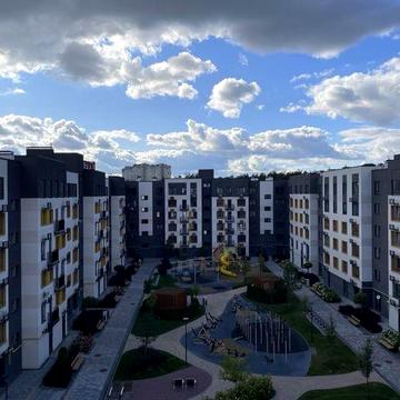 Затишна квартира, перша здача