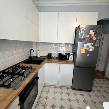 Донця-Захаржевського вул., 5