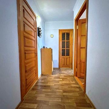 2-кімнатна кв. на Миколаївській. Гарний стан, на фото не така гарна!