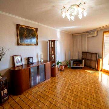 Продам 3-кв .Кирпичный, газовый  спецпроект, рядом с просп. Шевченко.