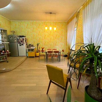 Квартира в історичному центрі міста, ремонт, меблі, техніка