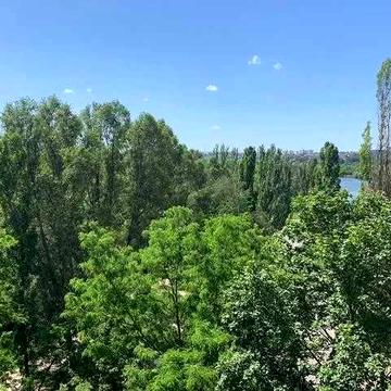 3 ком квартира между 2х метро Салтовское и Студенческая м\р 522