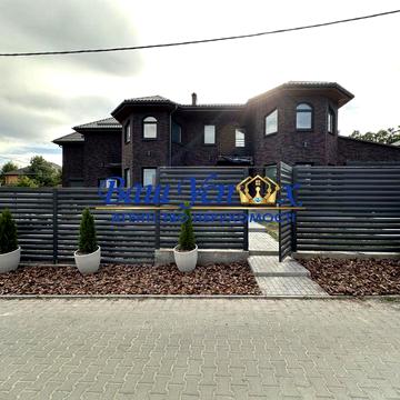 Продажа дома в городке. Ирпень лес .  В  коттеджном  городке .