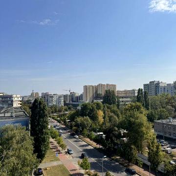 Терміново продаємо 3-кімнатну квартиру на центральній вулиці Вишневого