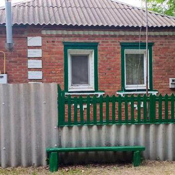 Продам  добротний будинок з газом і пічью