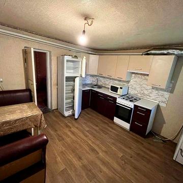 Продаж будинку в мальовничій місцевості, в місті Обухів на автостанції