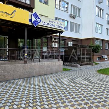 11-та Лінія вул., 4