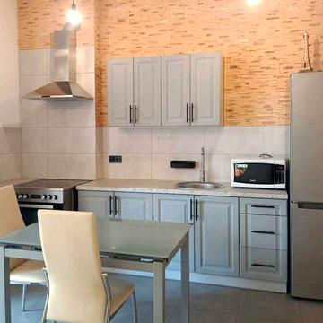 Аренда, 2-комнатная квартира, улица Короленко, 43