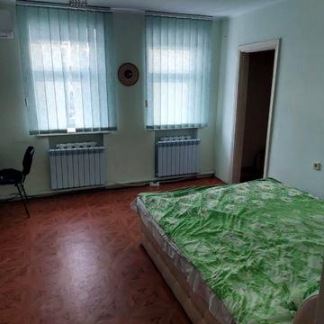 Панаса Мирного вул., 4/1