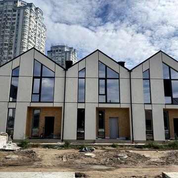 Продам таунхаус  метро Осокорки. Властник