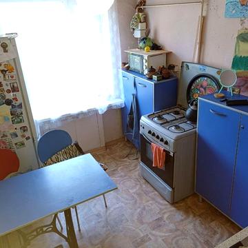 Космодромна вул., 9