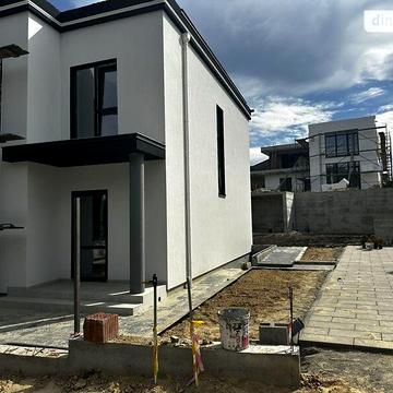 Продаж 4к Дуплекс Верхній Вал вулиця