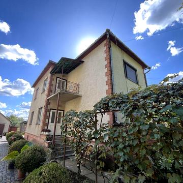 Продам будинок 122 м2 ділянка 10 соток Яноші Шевченка 51