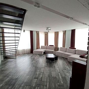 Оренда двохрівневої квартири на київському майдані