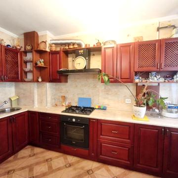 Героїв просп., 4